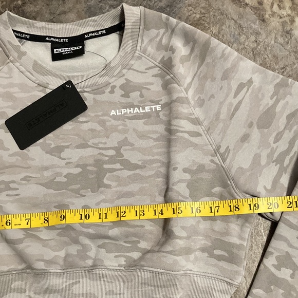 NWT - Ladies Alphalete Classic Crew Crop Sweatshirt (S) - Picture 4 of 7